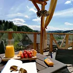 Dom Na Zielonym Wzgórzu Z Własną Sauną I Jacuzzi Casa de Férias *
