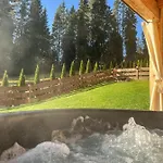Casa de Férias Dom Na Zielonym Wzgórzu Z Własną Sauną I Jacuzzi Łapsze Niżne