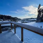Dom Na Zielonym Wzgorzu Z Wlasna Sauna I Jacuzzi Ferienhaus Łapsze Niżne