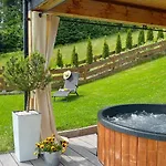 Dom Na Zielonym Wzgórzu Z Własną Sauną I Jacuzzi Casa de Férias