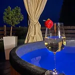 Casa de Férias Dom Na Zielonym Wzgórzu Z Własną Sauną I Jacuzzi
