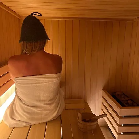 Dom Na Zielonym Wzgorzu Z Wlasna Sauna I Jacuzzi