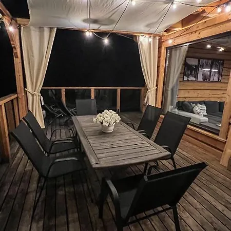 Dom Na Zielonym Wzgorzu Z Wlasna Sauna I Jacuzzi Feriehus *